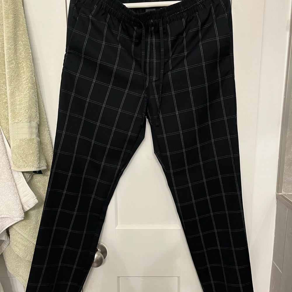 H&M Men's Black Plaid Joggers